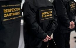 INSPEKTORI SLUŽBE ZA POSLOVE SA STRANCIMA OTKRILI 71 DRŽAVLJANINA NR KINE KOJI SU RADILI BEZ DOZVOLE
